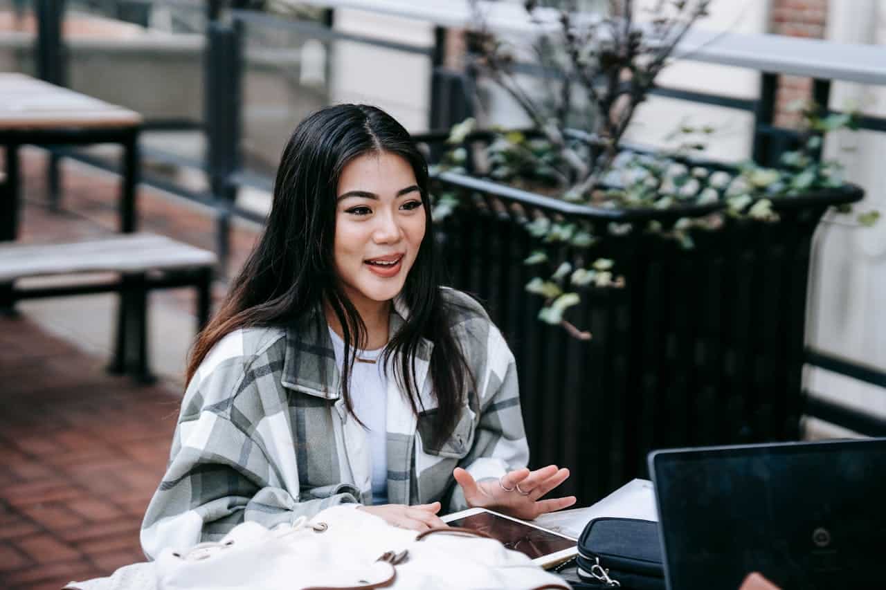 A Fertility Psychologist on How Egg Donors Think About Their Decision